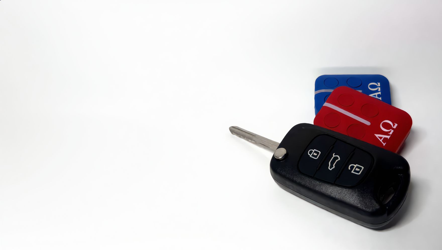 Duplicazione chiavi auto e radiocomandi per cancelli a Lecco